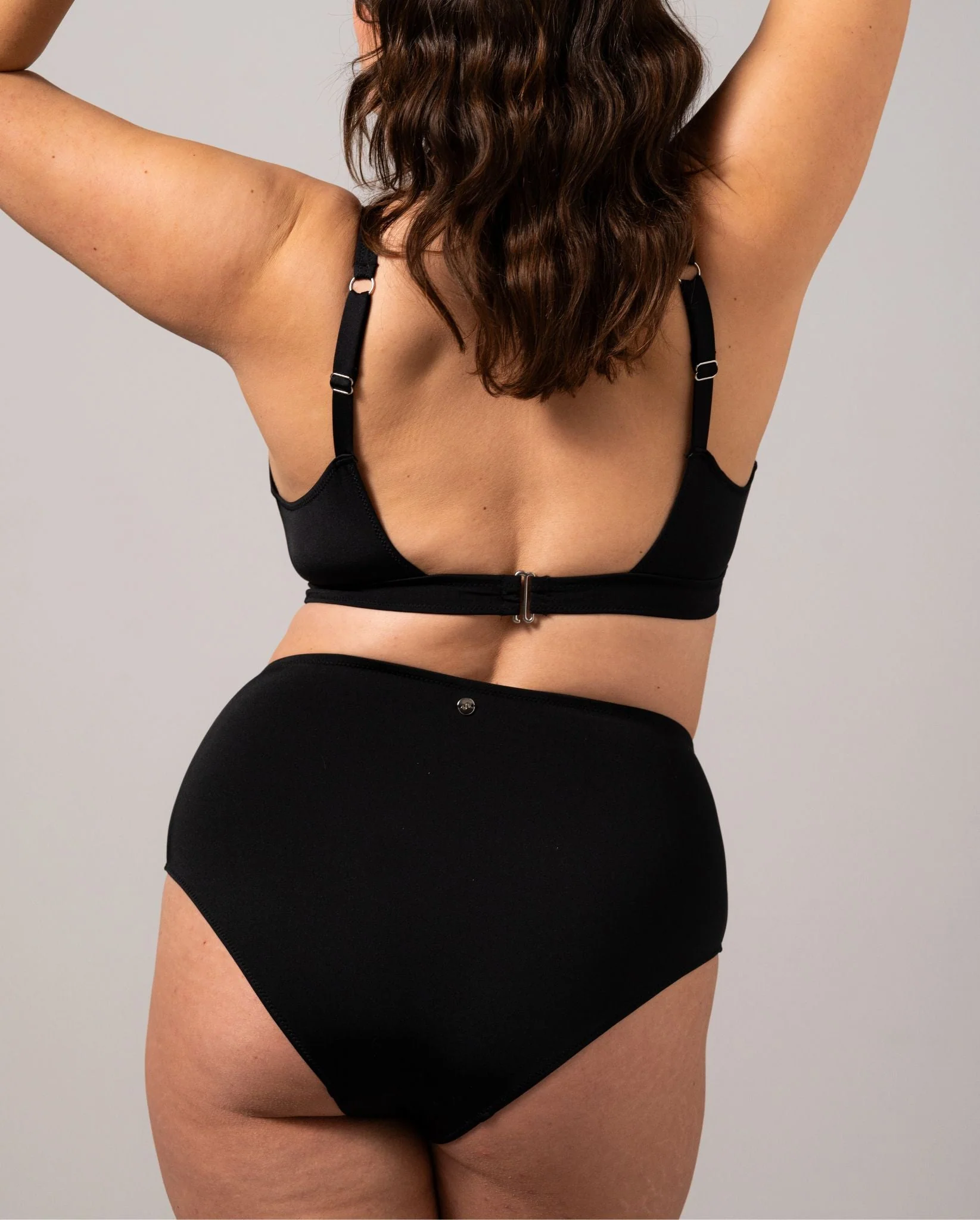 Highwaist Bikini Briefs Black - Image 11