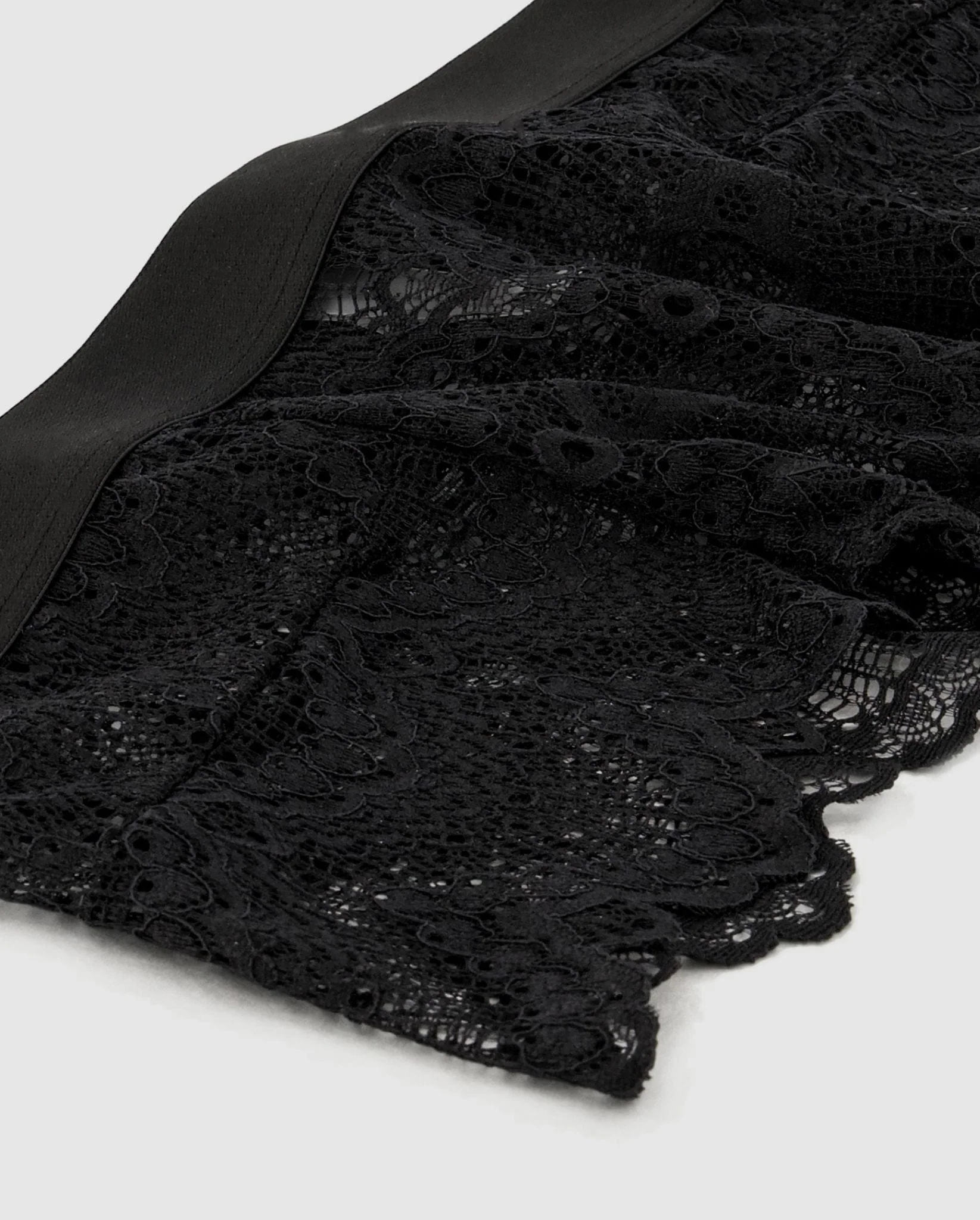 Lace Highwaist String Black - Image 13
