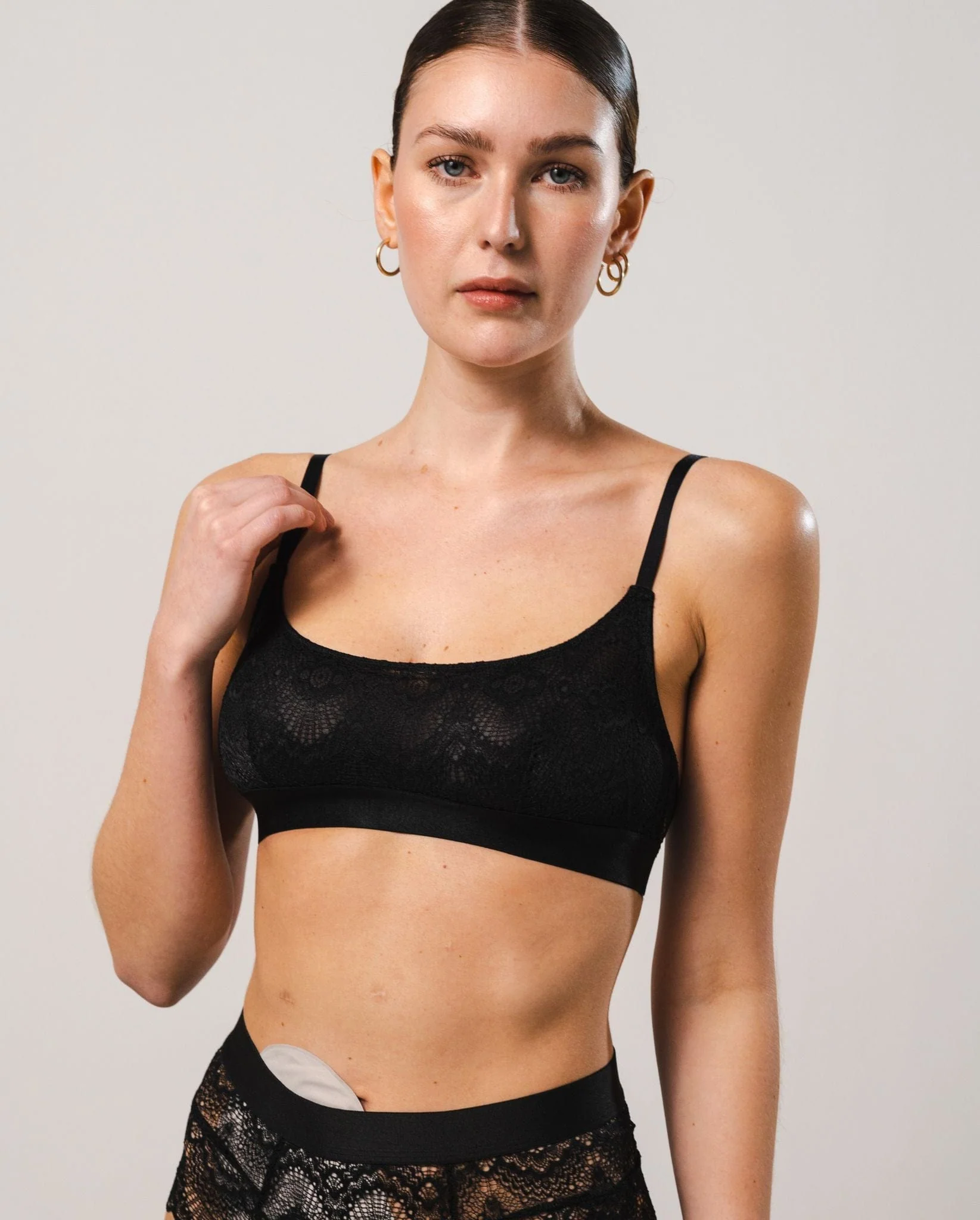 Lace Scoop Bralette Black - Image 3
