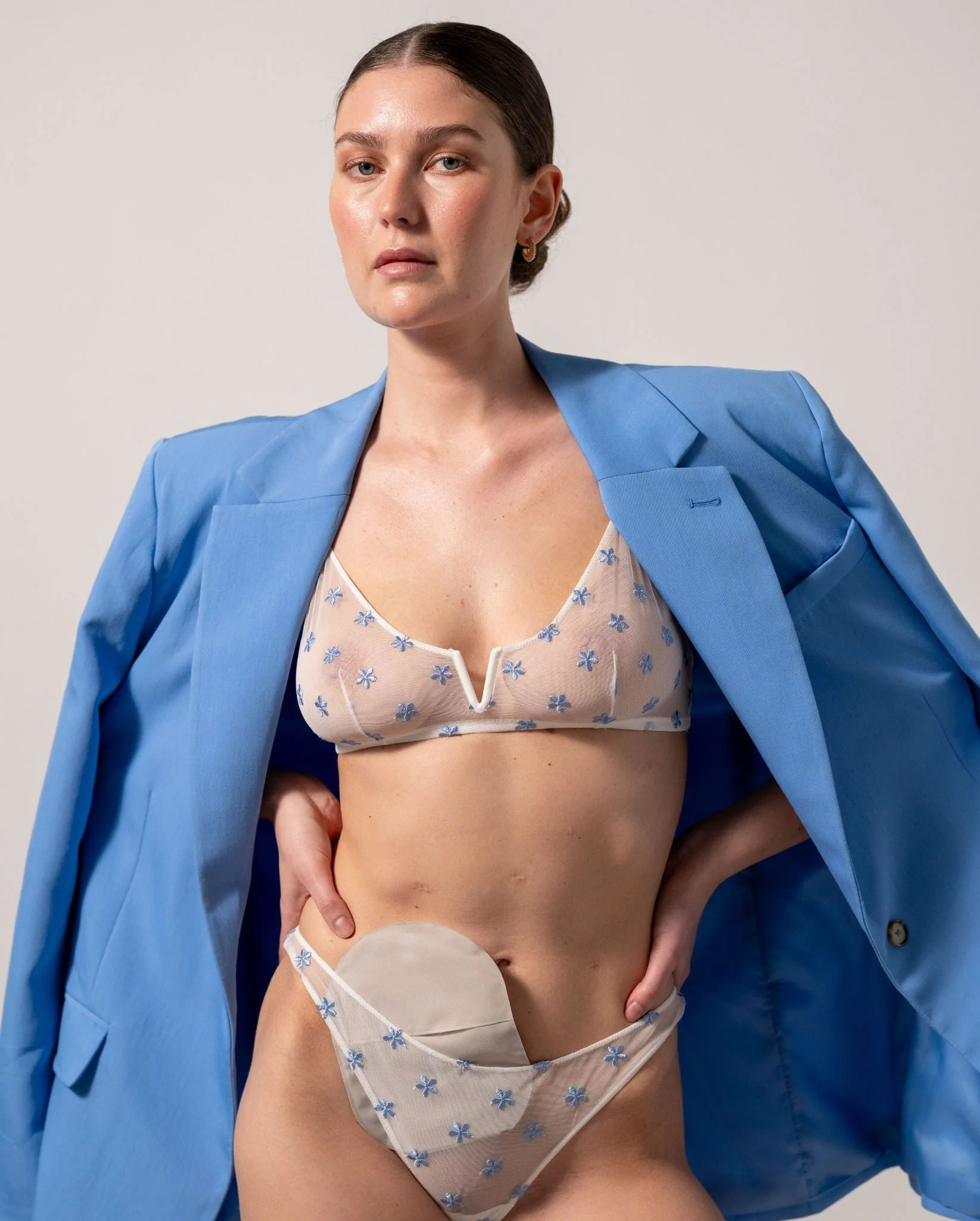 Mesh V-Balconette Cream/Baby Blue - Image 11