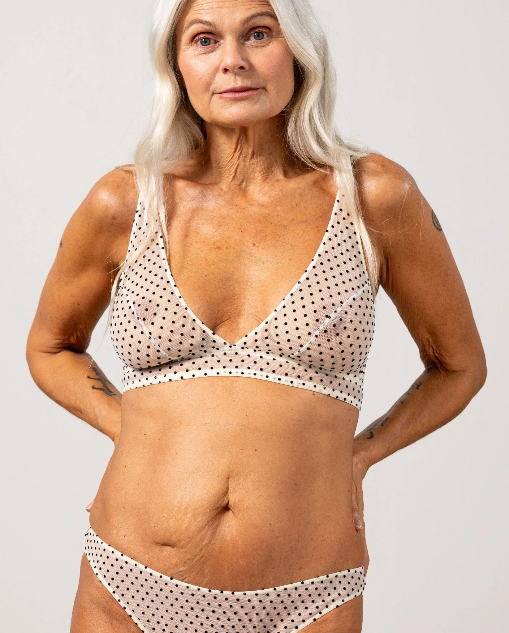Mesh Plunge Bralette Cream/Black - Image 3