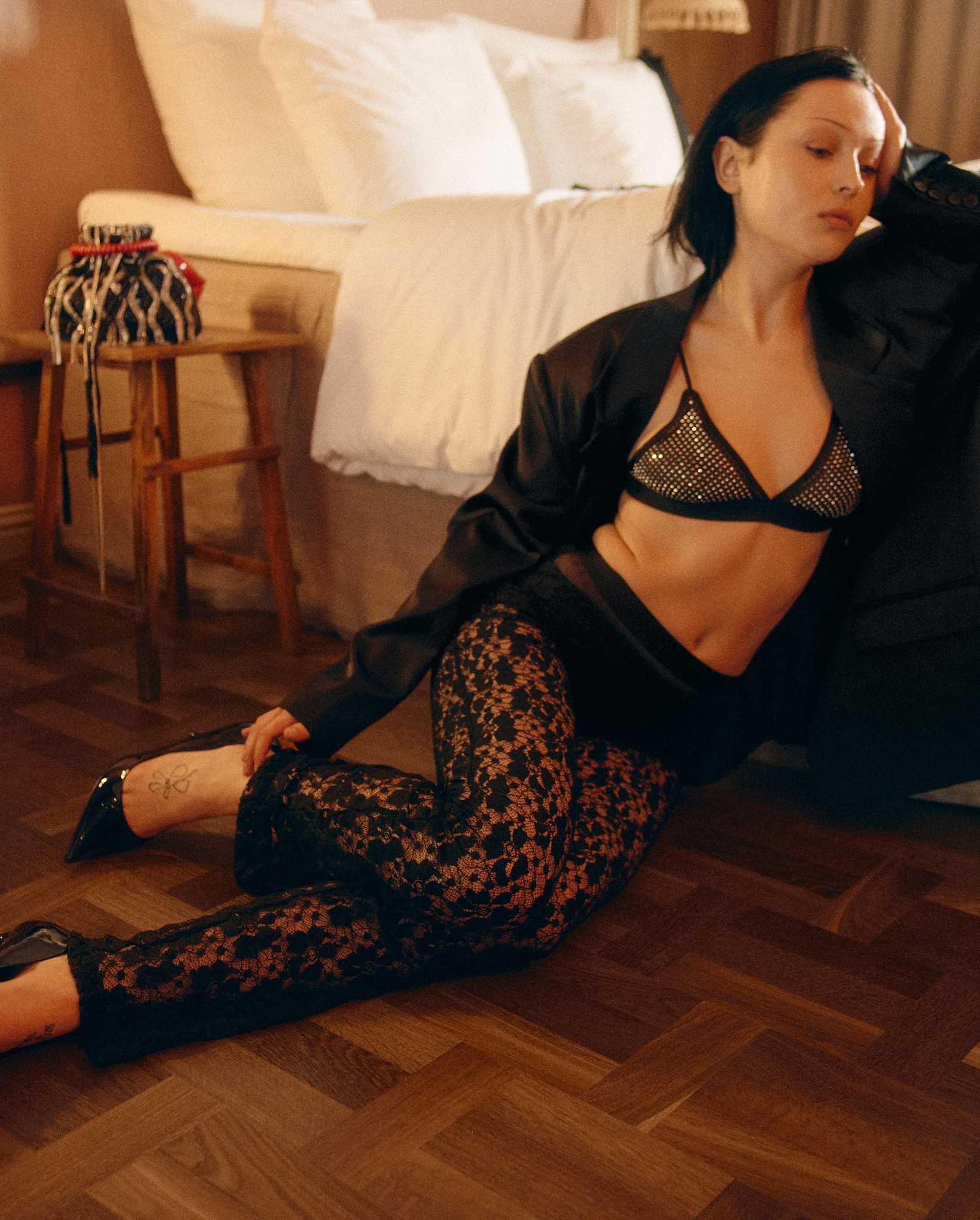 Mesh Triangle Bralette Rhinestone - Image 6