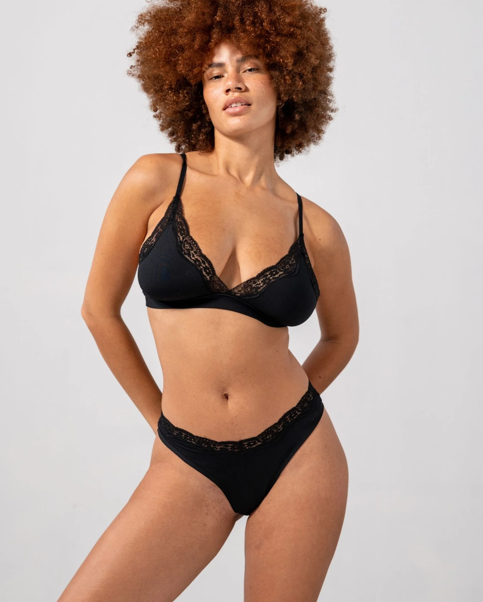 Micro Lace Thong Black - Image 8